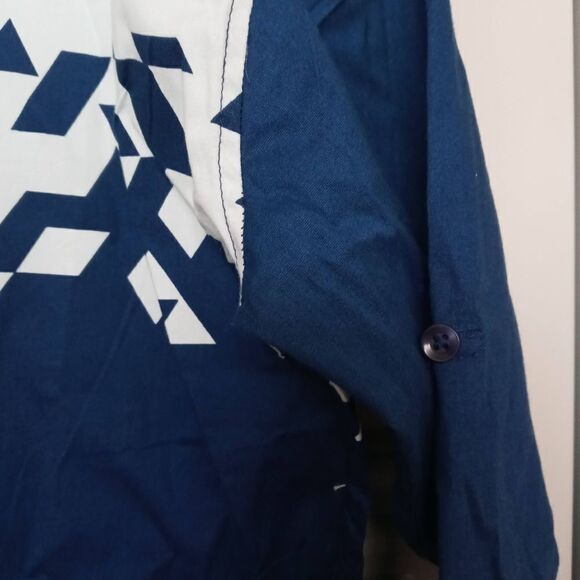 Bundle of Button ups - Picture 6 of 9